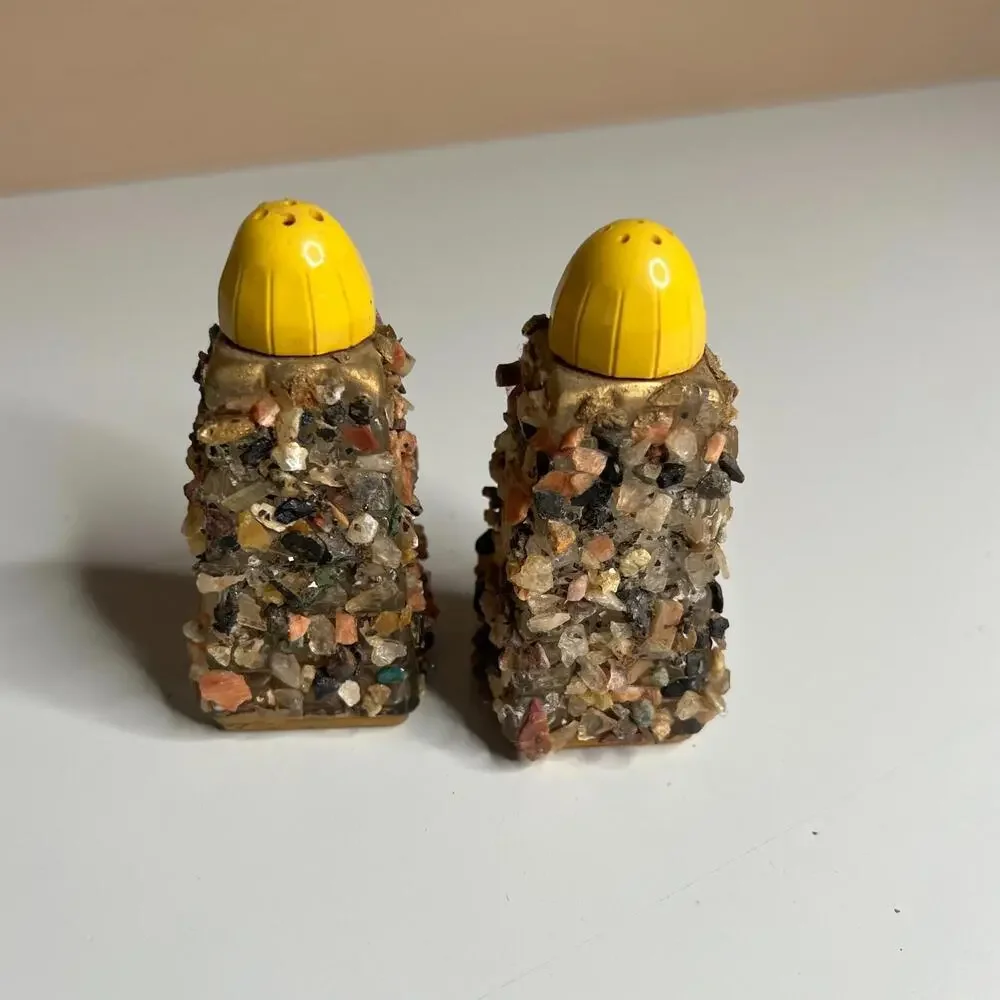 Vintage Handcrafted Rock Art Salt and Pepper Shakers Black Hills‎ South Dakota